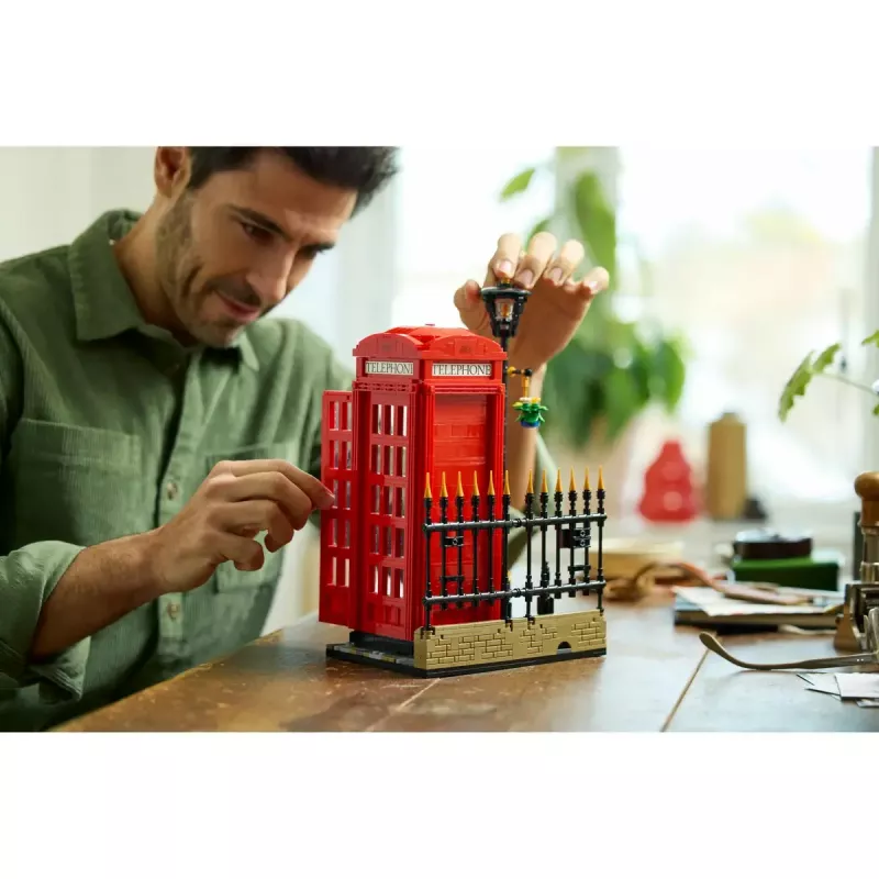 Conjunto de construção LEGO Cabine telefónica vermelha de Londres 21347 – conjunto modular de coleção, 1460 peças, 18+