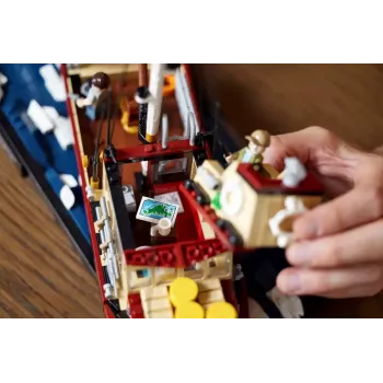 Brinquedo de construção LEGO Ideas 21350 conjunto Jaws — 1497 peças, 3 minifiguras, barco e tubarão icónico, recomendado a partir dos 18 anos