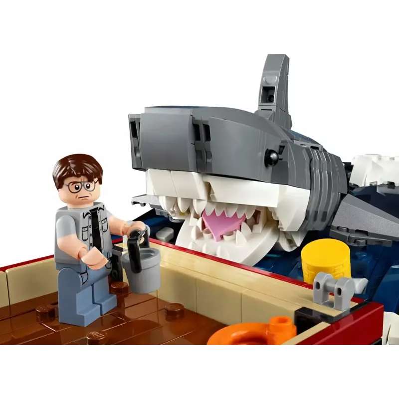 Brinquedo de construção LEGO Ideas 21350 conjunto Jaws — 1497 peças, 3 minifiguras, barco e tubarão icónico, recomendado a partir dos 18 anos