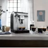 Máquina de café expresso combinada De’Longhi Magnifica ECAM290.31.SB — depósito de água 1,8 L, recipiente de café em grão 250 g, 15 bar, 2 chávenas