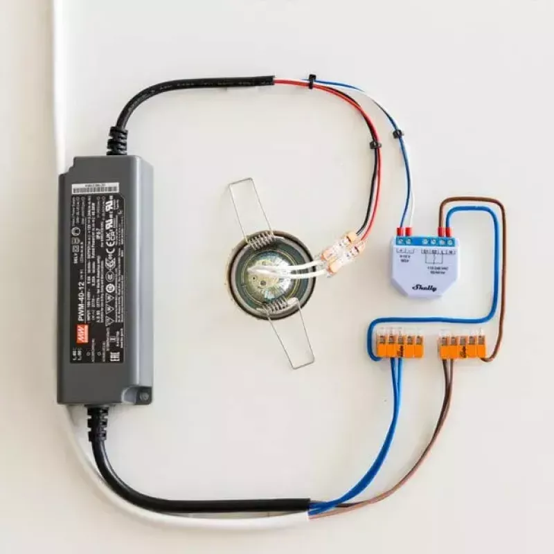 Dimmer Shelly Plus 0-10V de encastrar azul-cinzento controlo sem fios 110-240V