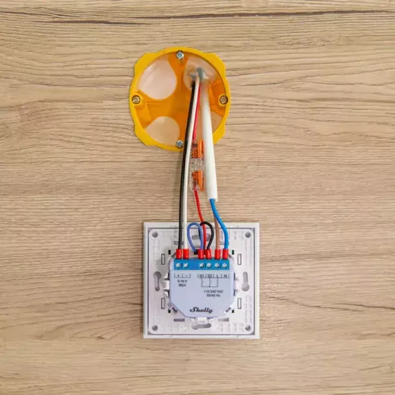 Dimmer Shelly Plus 0-10V de encastrar azul-cinzento controlo sem fios 110-240V