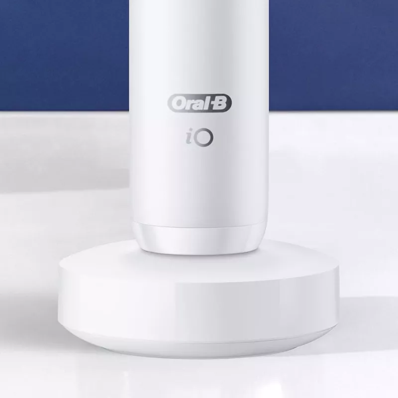 Escova de dentes elétrica Oral-B iO adulto escova de dentes rotativa branca