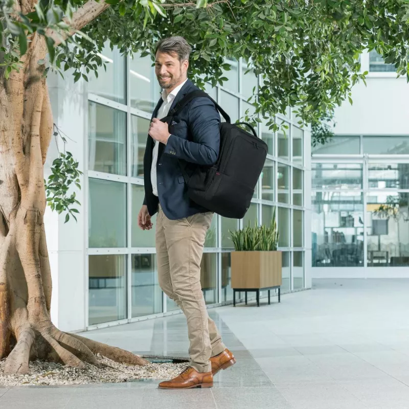 Mochila DICOTA Eco Backpack Plus Base – Mala para portátil 13-15,6 polegadas – Preto / 300d Rpet Poliéster