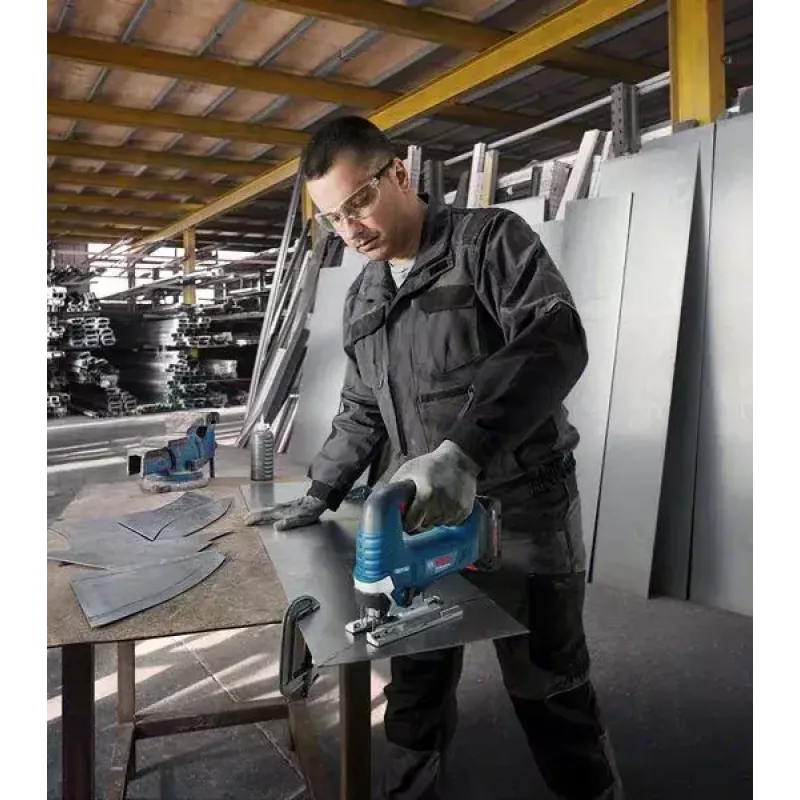 Serra de recortes a bateria Bosch GST 18V-125 B Professional