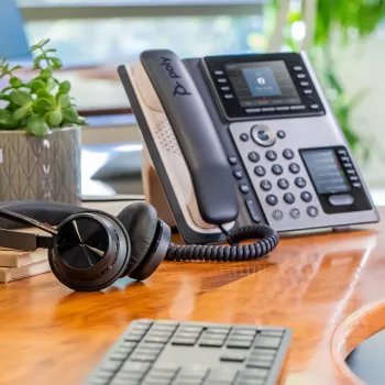 Telefone IP HP Poly Edge E450 e compatível com PoE, IPS, 4:3, WPA2-Enterprise, EAP-TLS, HTTPS, ENERGY STAR, EAC, RoHS, Federal Communications Commission (FCC), CE, 0 - 40 °C