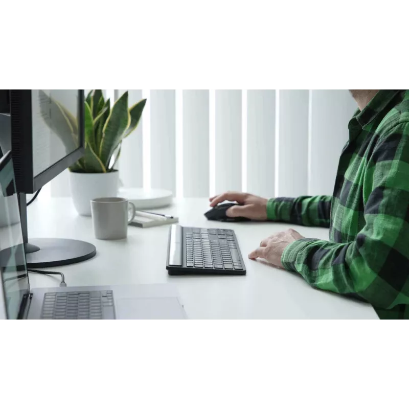 Targus Sustainable Energy Harvesting EcoSmart Teclado Universal Bluetooth QWERTY Nórdico Preto