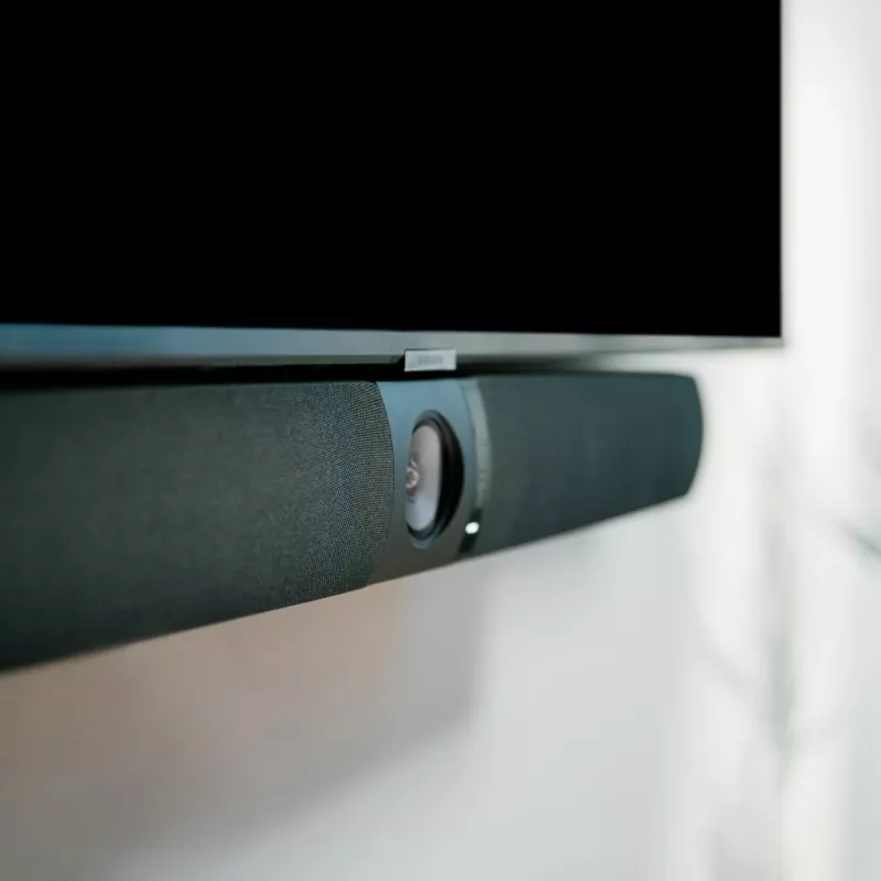 Dispositivo de videoconferência Owl Labs Owl Bar — barra de videoconferência 4K com Active Speaker Focus (complete com Meeting Owl 3 ou Pro para cobertura de 360 graus e comutação automática de câmara)