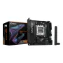 Placa-mãe GIGABYTE B850I AORUS PRO - CPUs AMD Ryzen 9000 Series, VRM digital 8+2+1 fases, até 8400MHz DDR5 (OC), 1xPCIe 5.0 + 1xPCIe 4.0 M.2, 2.5LAN, WIFI 7, USB 3.2 Gen 2