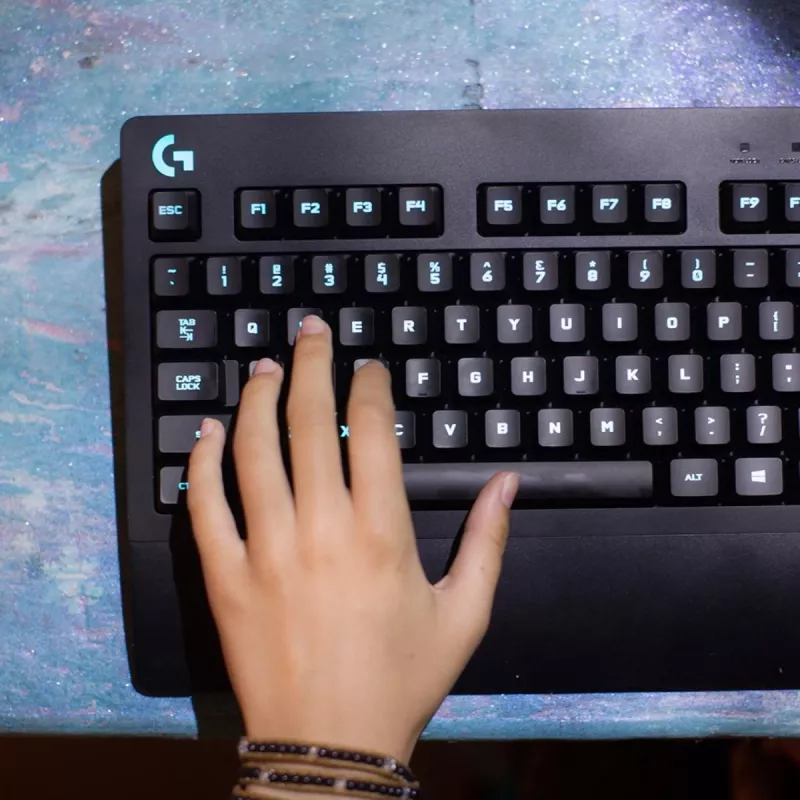 LOGITECH G213 Prodigy Teclado para gaming USB - Azerty belga