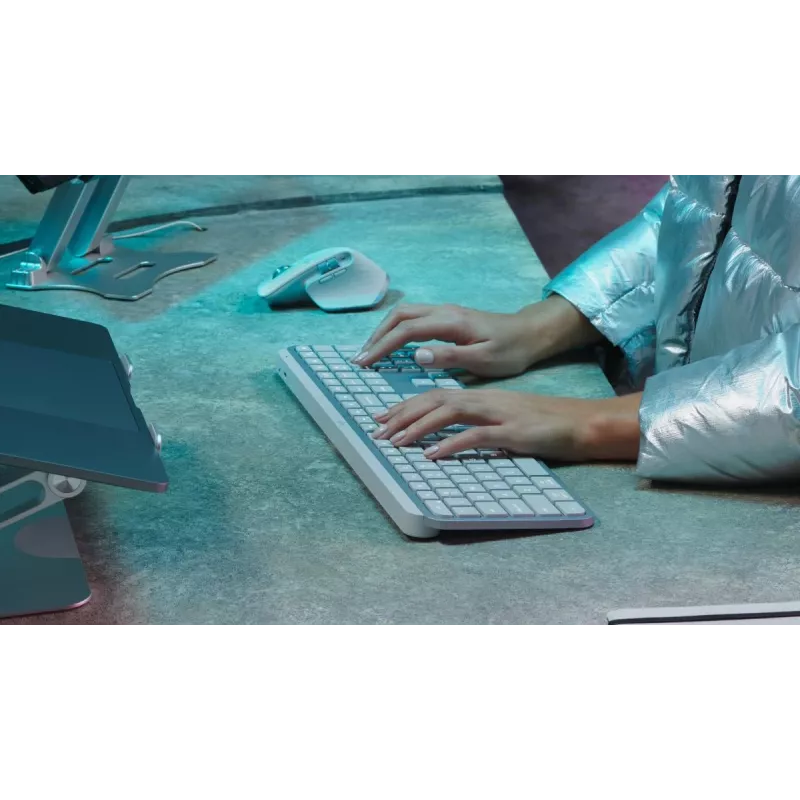 LOGITECH MX Keys S teclado cinzento claro Qwertz Suisse