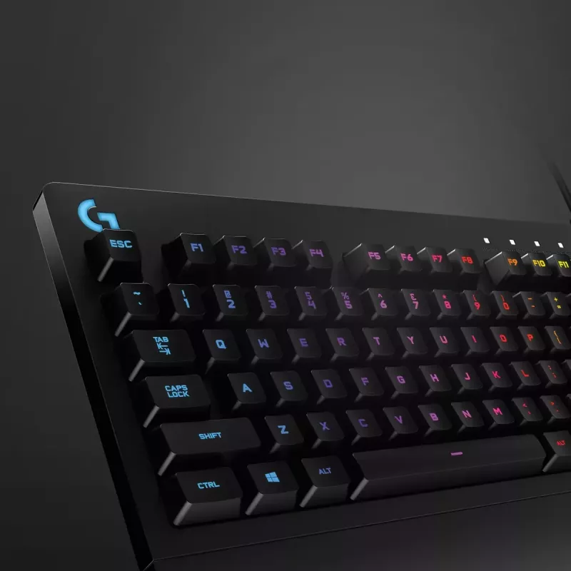 Teclado gaming Logitech G G213 Prodigy tamanho completo RGB LED com fios