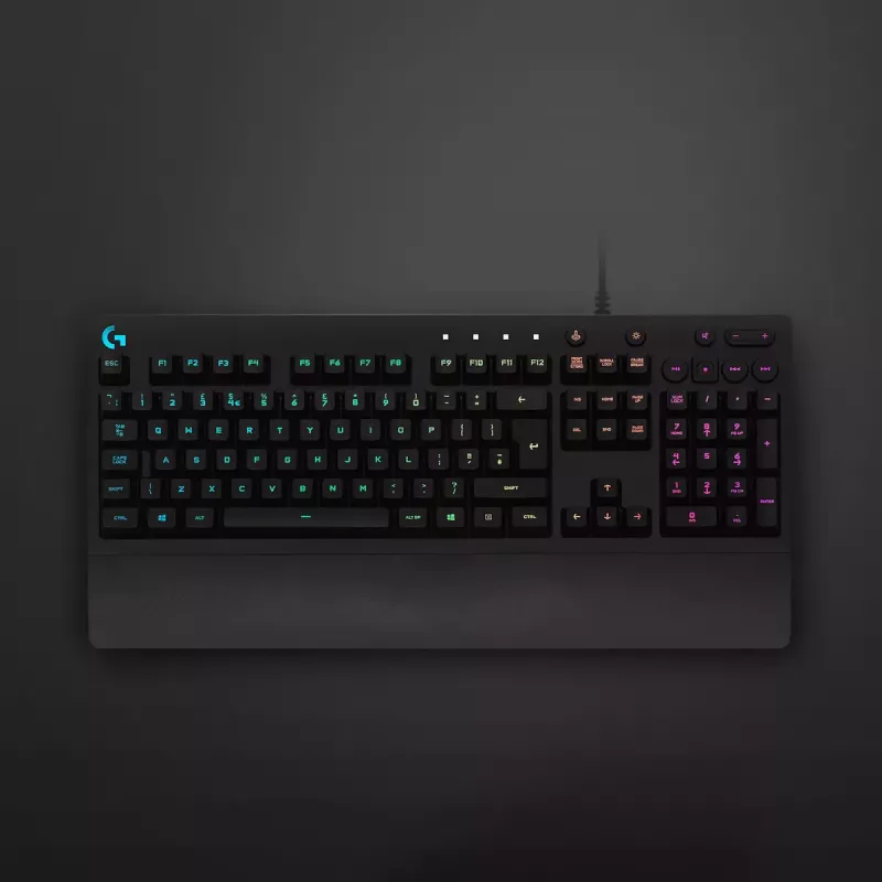 Teclado gaming Logitech G G213 Prodigy tamanho completo RGB LED com fios