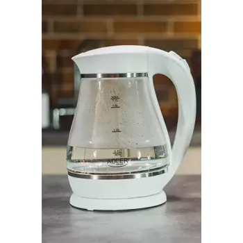 Chaleira elétrica Adler 1,7 L 2200 W – Corpo em vidro, indicador de nível de água, base de 360°, desligamento automático