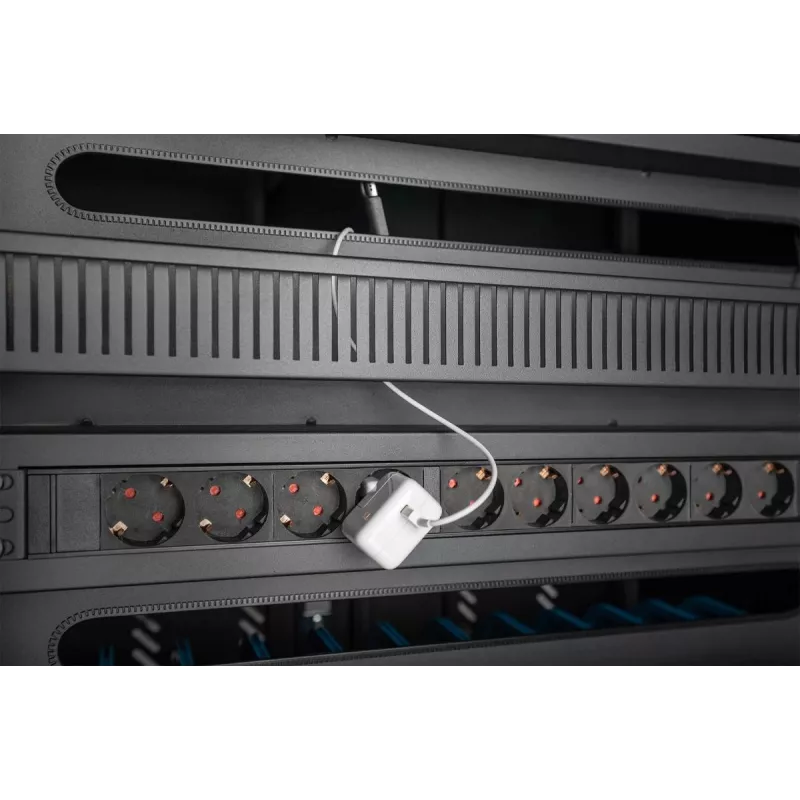 Carrinho de carregamento DIGITUS 30 lugares, 15,6 polegadas, preto 1100 x 700 x 650 mm, incl. USB, PDU, ventoinha