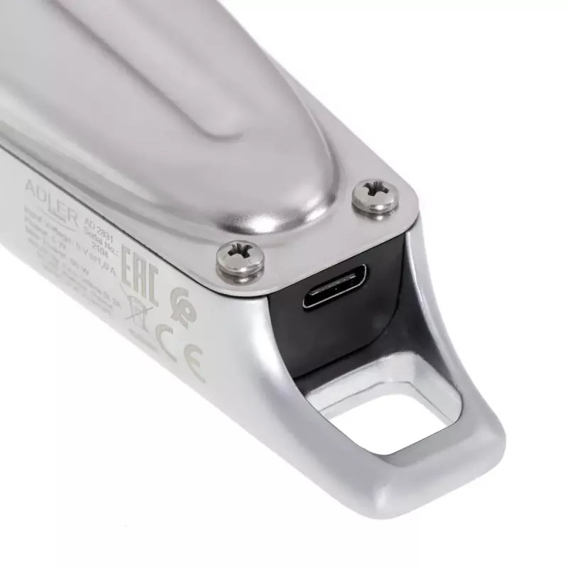 Máquina de cortar cabelo Adler AD 2831 prateada aço inoxidável em V 1 mm