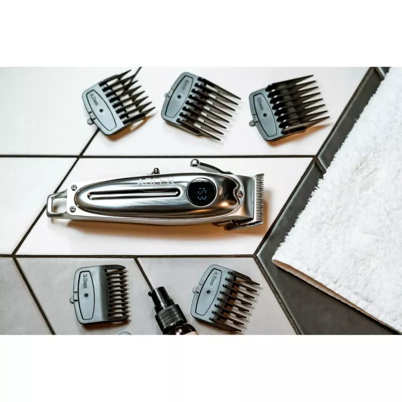 Máquina de cortar cabelo Adler AD 2831 prateada aço inoxidável em V 1 mm
