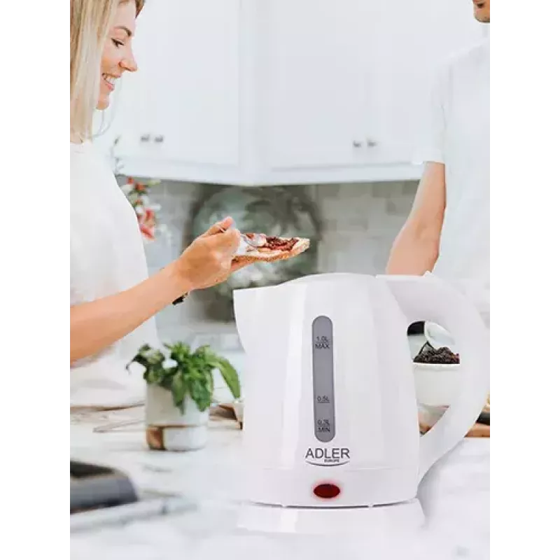 Chaleira elétrica Adler AD 1272 — 1 L, 1600 W, branco avelã, controlo por botões, filtro anti-calcário