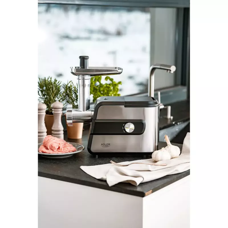 Picadora de carne Adler AD 4813 2000 W Preto Prateado