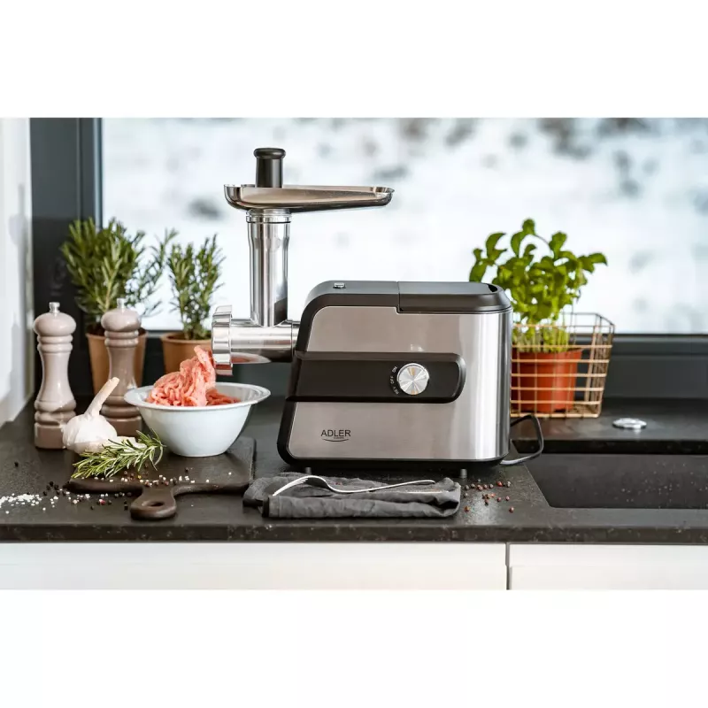 Picadora de carne Adler AD 4813 2000 W Preto Prateado