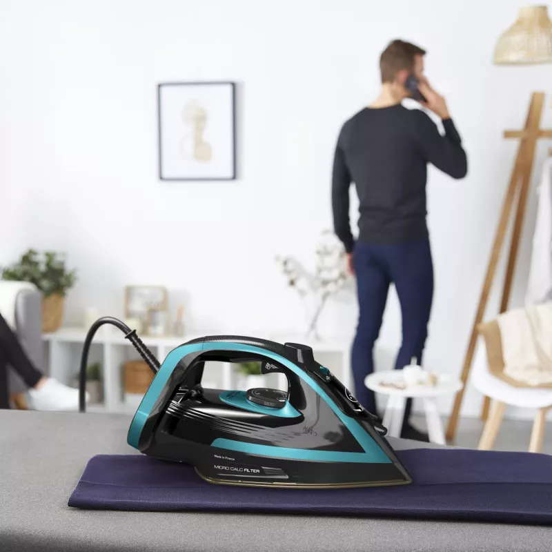 Ferro de engomar a vapor Tefal Puregliss FV8066 sola Durilium AirGlide Autoclean 3000 W Preto, Azul