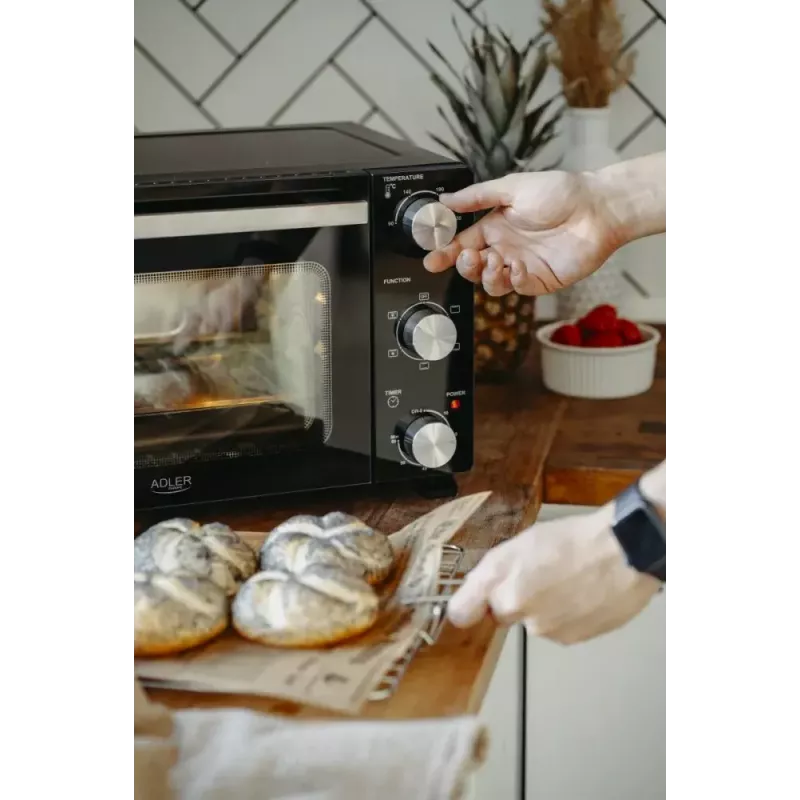 Forno de mesa elétrico Adler AD 6024 — compacto, capacidade de 22 l, 1300 W, preto