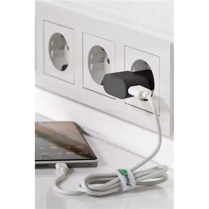 Carregador de interior GOOBAY 45298 — USB universal 5V 1m, AC 100–240V, 5 W, preto