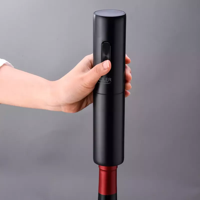 Abridor de vinho elétrico Adler AD 4509 — abridor de garrafas sem fios a pilhas, preto