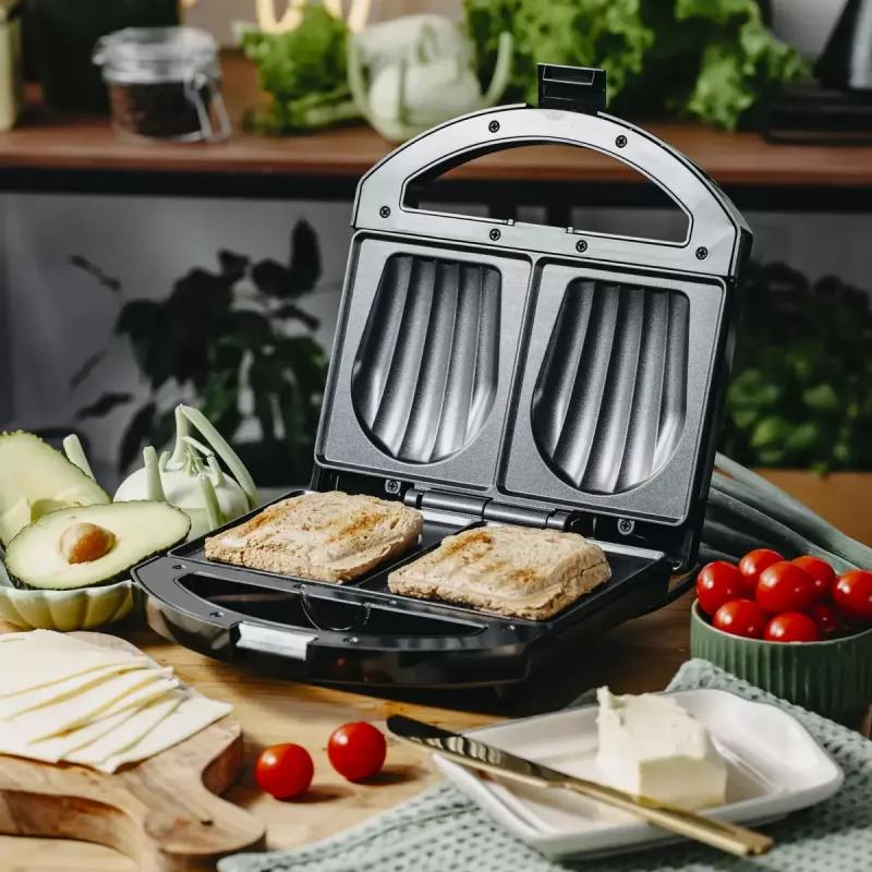 Máquina de sandes Adler AD 3069 – prensa de sandes compacta de mesa, 750 W, 2 sandes, preta