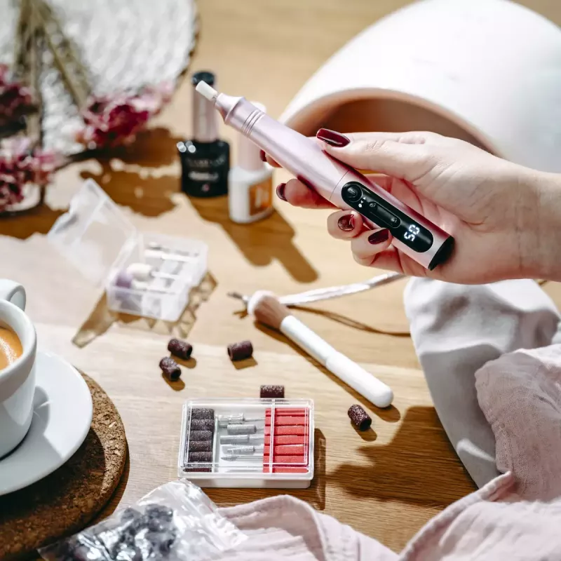 Conjunto de brocas para manicura e pedicura Adler AD 2181 - 5 níveis de potência, rosa