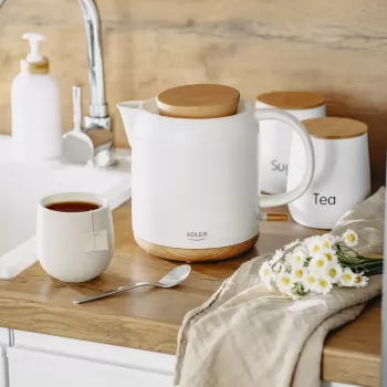 Chaleira elétrica Adler AD 1304 — 1 L, 1200 W, corpo em cerâmica, tampa articulada, base rotativa 360°, branca