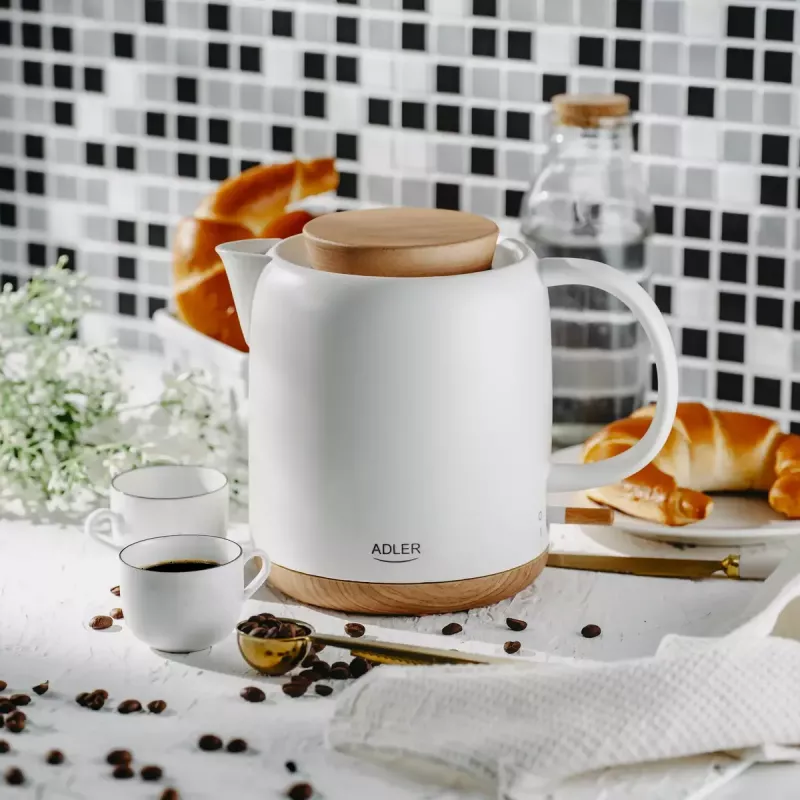 Chaleira elétrica Adler AD 1304 — 1 L, 1200 W, corpo em cerâmica, tampa articulada, base rotativa 360°, branca