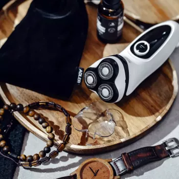 Máquina de barbear para homem Adler AD 2910w autonomia até 60 min. branco