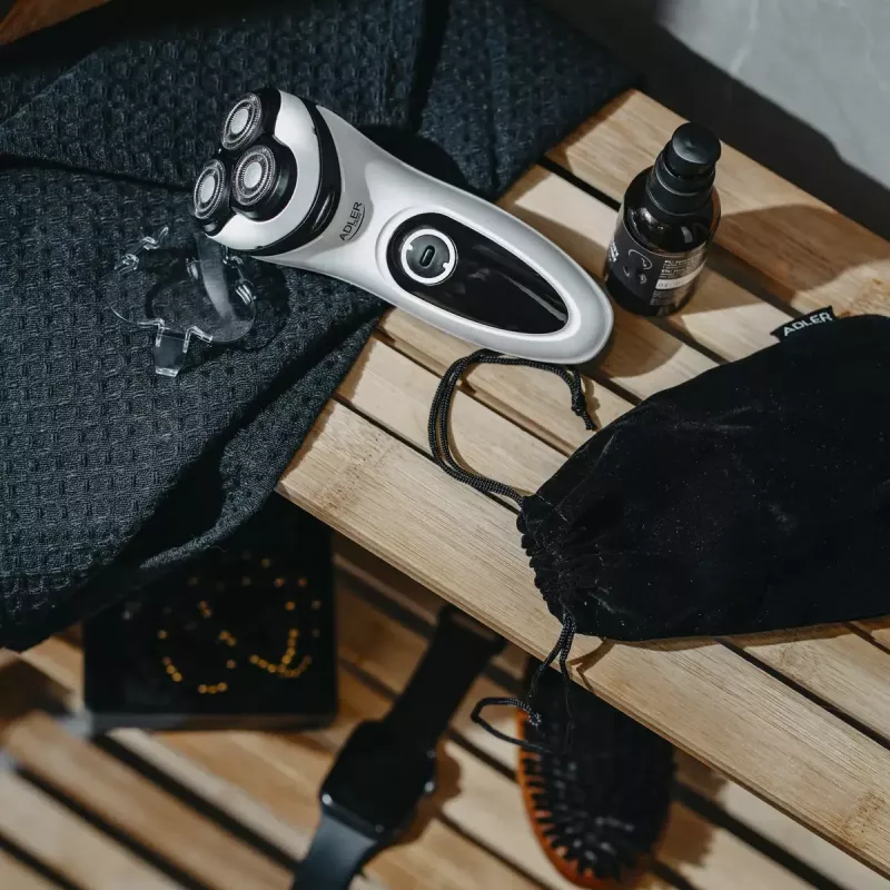 Máquina de barbear para homem Adler AD 2910w autonomia até 60 min. branco