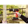 Aparafusadora com bateria Black & Decker BCD001C1, 18 V, Li‑Ion 1,5 Ah, laranja/preto