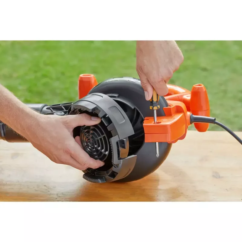 Soprador de mão Black & Decker BEBLV260 2600 W, velocidade do ar 315 km/h, saco de recolha 40 L, 4,8 kg
