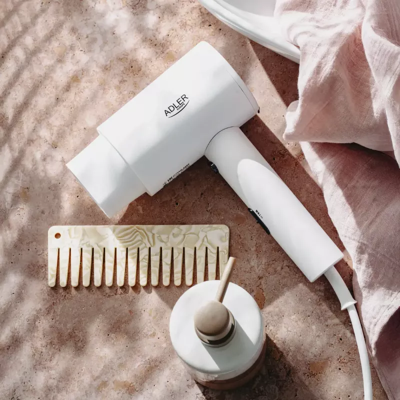 Secador de cabelo de parede Adler AD 2285 — 2000 W, 3 níveis de temperatura, nível frio, branco