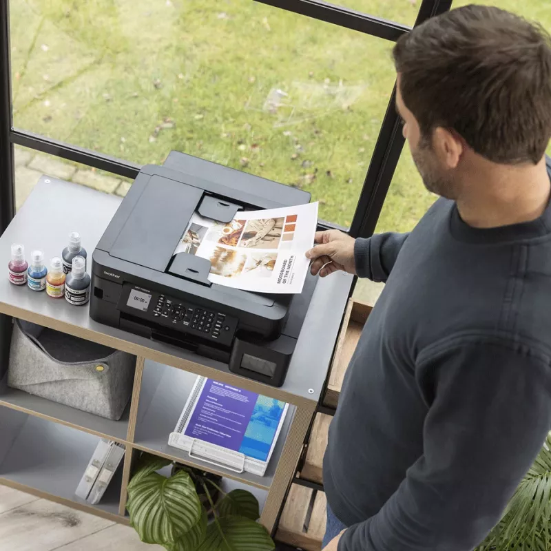 Impressora multifunções de jato de tinta Brother MFC-T930DW — impressão a cores, A4, duplex, Wi‑Fi, Ethernet, 30 ppm (P/B), 26 ppm (cor)