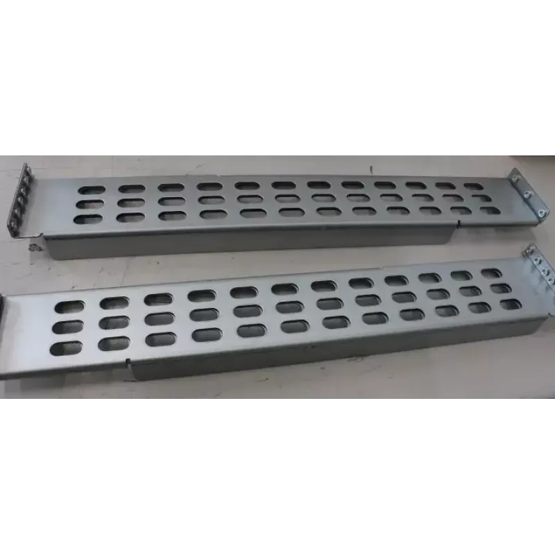 UPS Schneider Electric SMT1500RMI2UNC 1500VA rackmount 2U com 4 saídas IEC C13