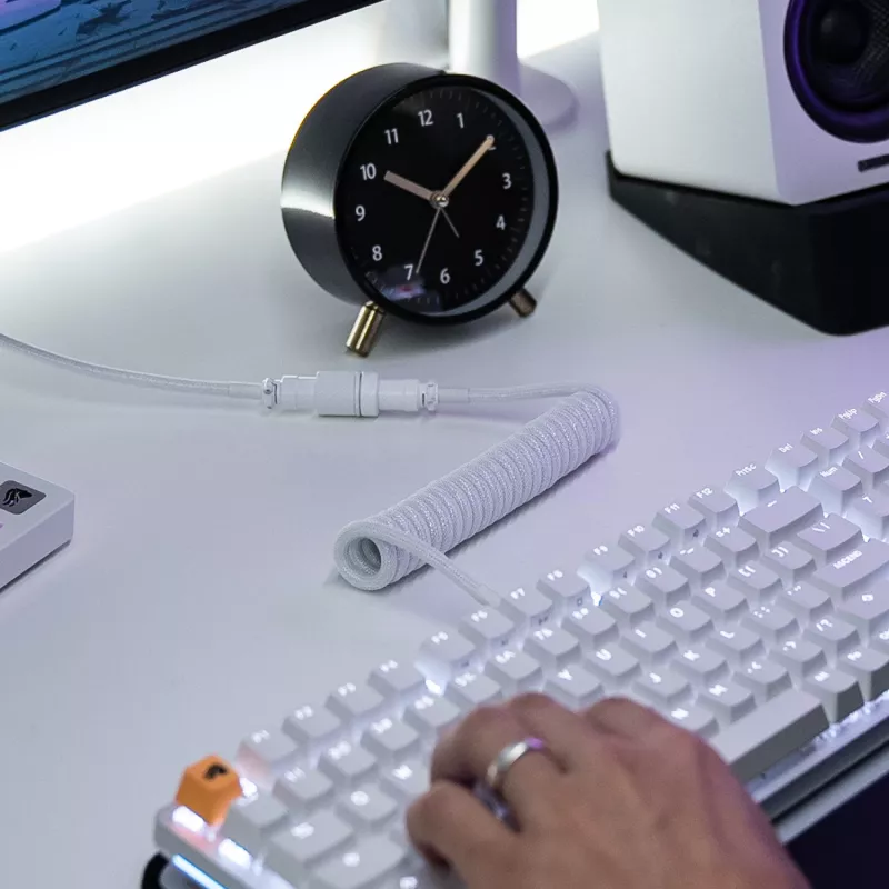 Cabo USB em espiral GLORIOUS GMMK Ghost White (GLO-KB-ACC-CBL-COIL-GWHT) – Cabo em espiral, Ghost White