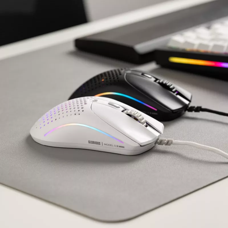 Glorious Gaming Glorious Model O 2 Mini - branco mate, destro, ótico, USB Type-A, 26000 DPI, branco