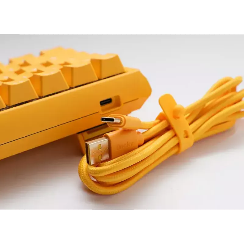 Teclado Ducky One 3 amarelo Mini gaming USB alemão mecânico RGB