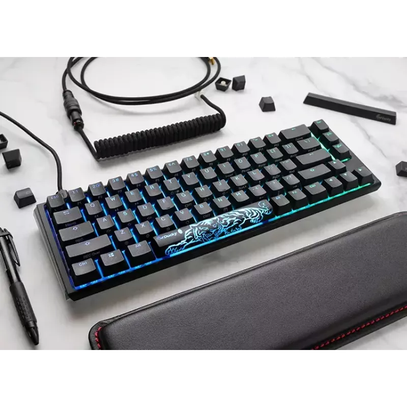 Teclado gaming Ducky One 3 Classic SF USB mecânico 67 teclas RGB