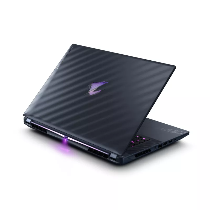 GIGABYTE AORUS MASTER 16 BZHC6DEE65SP portátil gaming, Intel Core Ultra 9 275HX, 40,6 cm (16") WQXGA OLED 240 Hz, 32 GB DDR5, 2 TB SSD, NVIDIA GeForce RTX 5090, Wi-Fi 7 (802.11be), Windows 11 Pro, preto