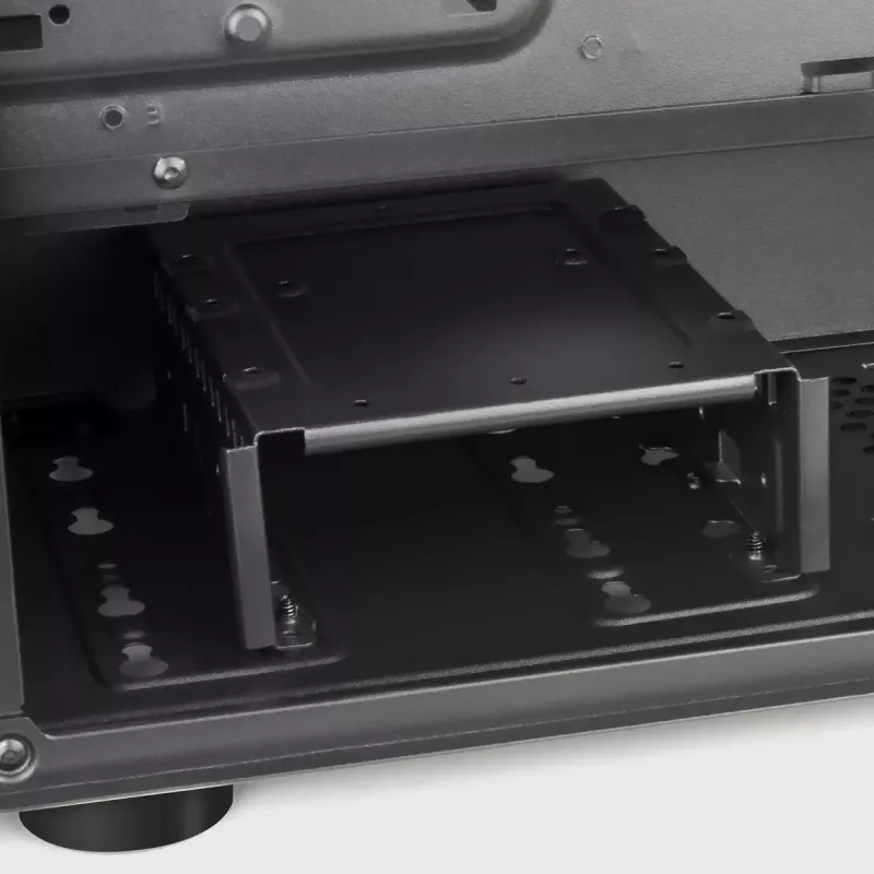 Caixa de PC Silverstone FARA R1 Midi Tower preto