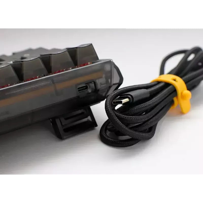 Teclado Ducky One 3 Mini gaming USB preto mecânico RGB LED