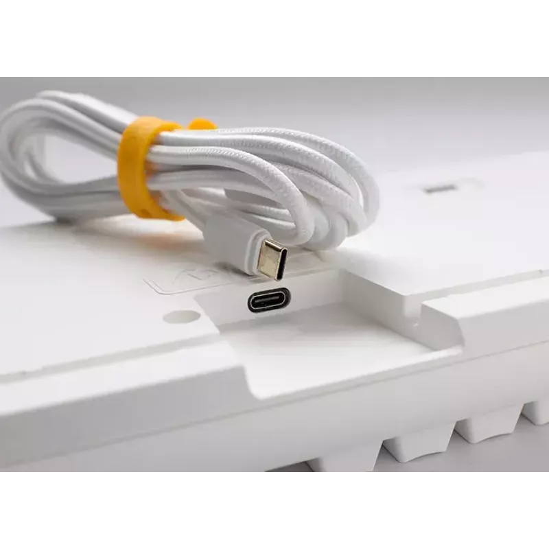 Teclado Ducky One 3 Classic Gaming USB Inglês Americano Branco Mecânico RGB