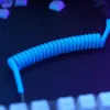 Cabo espiral USB GLORIOUS GMMK Electric Blue — cabo de teclado removível, fichas em ângulo reto