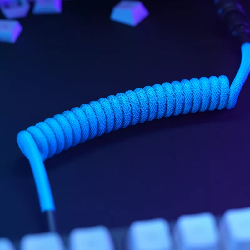 Cabo espiral USB GLORIOUS GMMK Electric Blue — cabo de teclado removível, fichas em ângulo reto