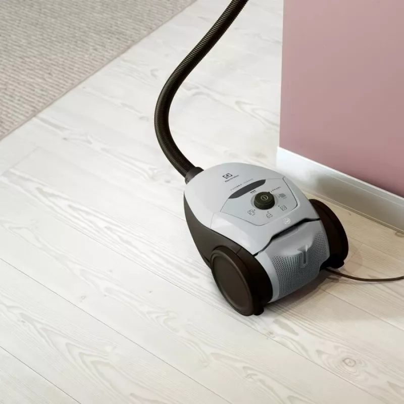 Aspirador de pó com saco Electrolux Pure D8 — saco de 3,5 L, 600 W, tubo telescópico, filtro higiénico, raio de ação de 12 m